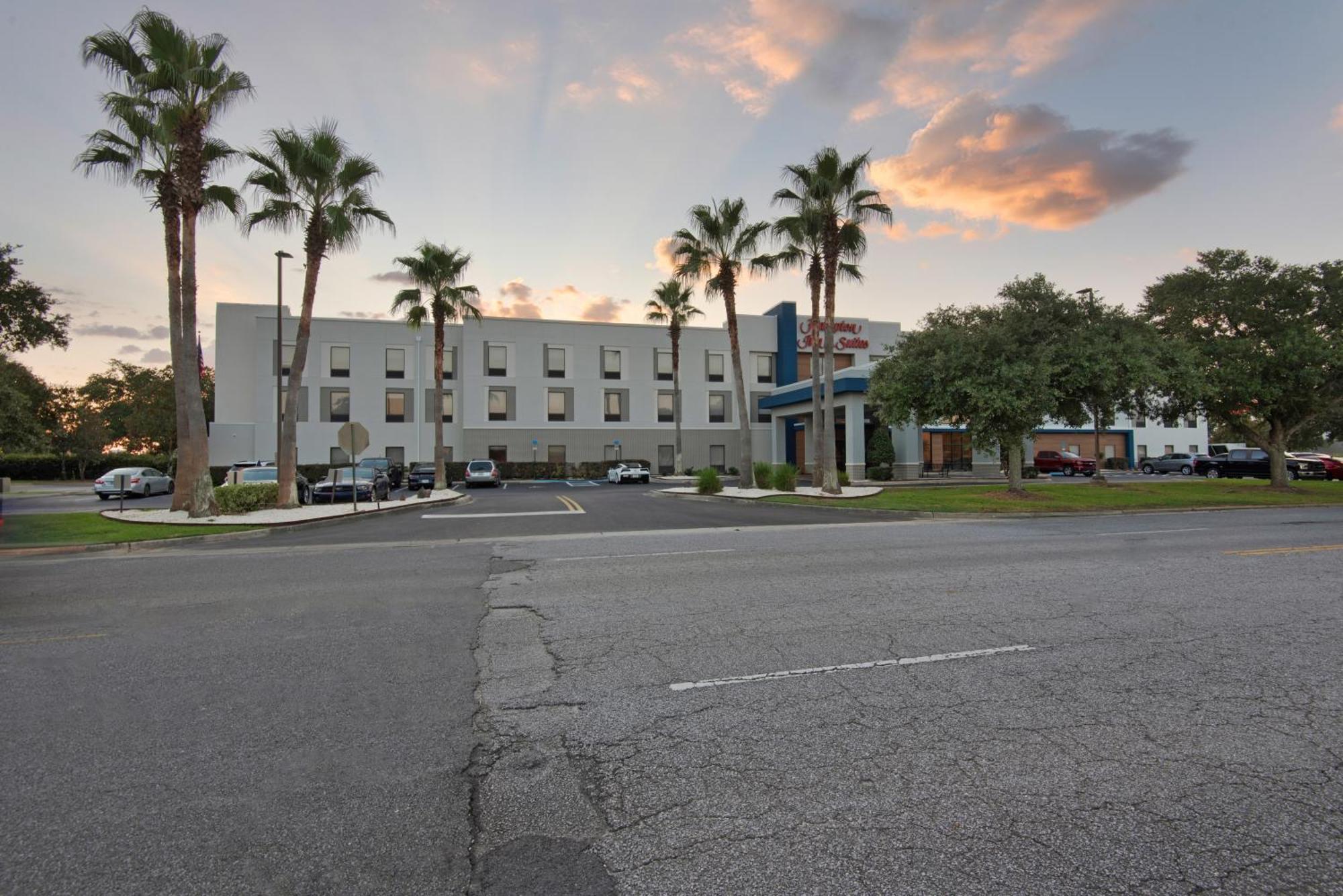 Hampton Inn & Suites Pensacola I-10 N At University Town Plaza Exterior foto