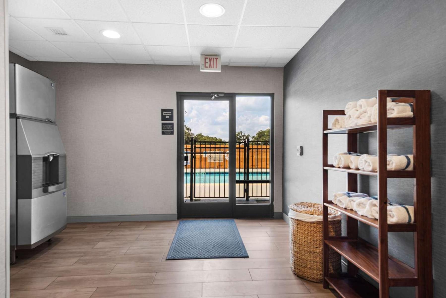 Hampton Inn & Suites Pensacola I-10 N At University Town Plaza Exterior foto